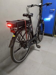 Vyber E1 D53 Shiny Pearl Black / Red 2022 Dames Shiny Pearl Black / Red 53cm 2022